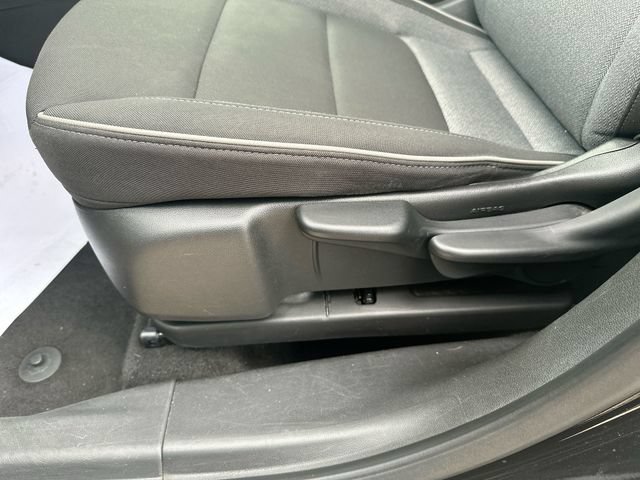 Used 2025 Chevrolet TrailBlazer LT AWD/4WD image 36