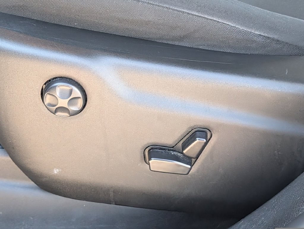 Used 2024 Dodge Durango SXT w/ 3rd Row Seating Group AWD/4WD image 24