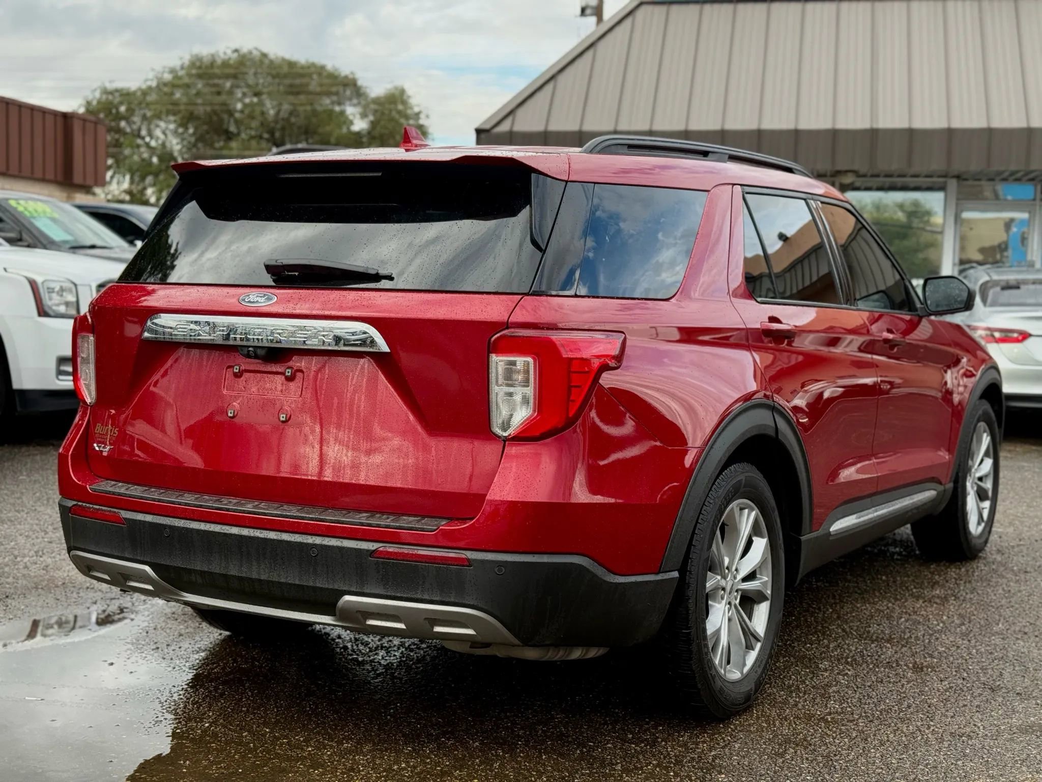 Used 2020 Ford Explorer XLT w/ Equipment Group 202A image 5