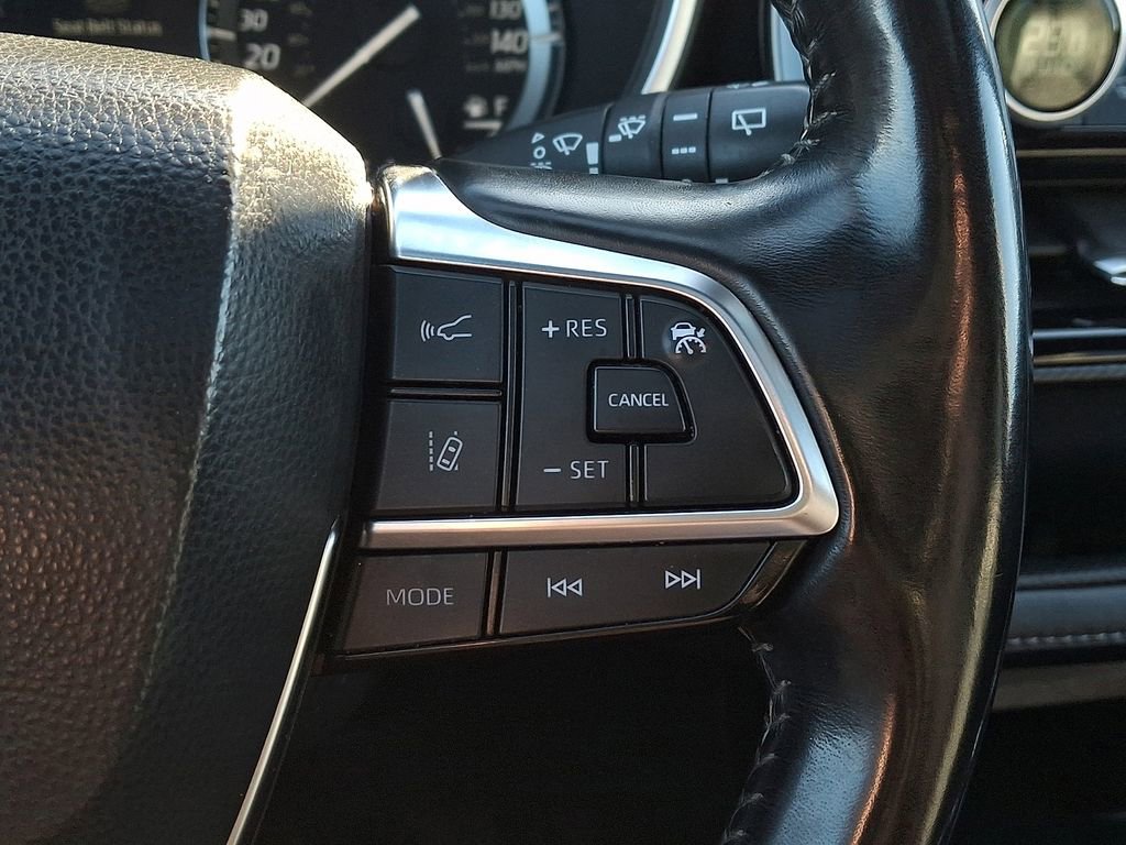 Used 2021 Toyota Highlander XSE image 26