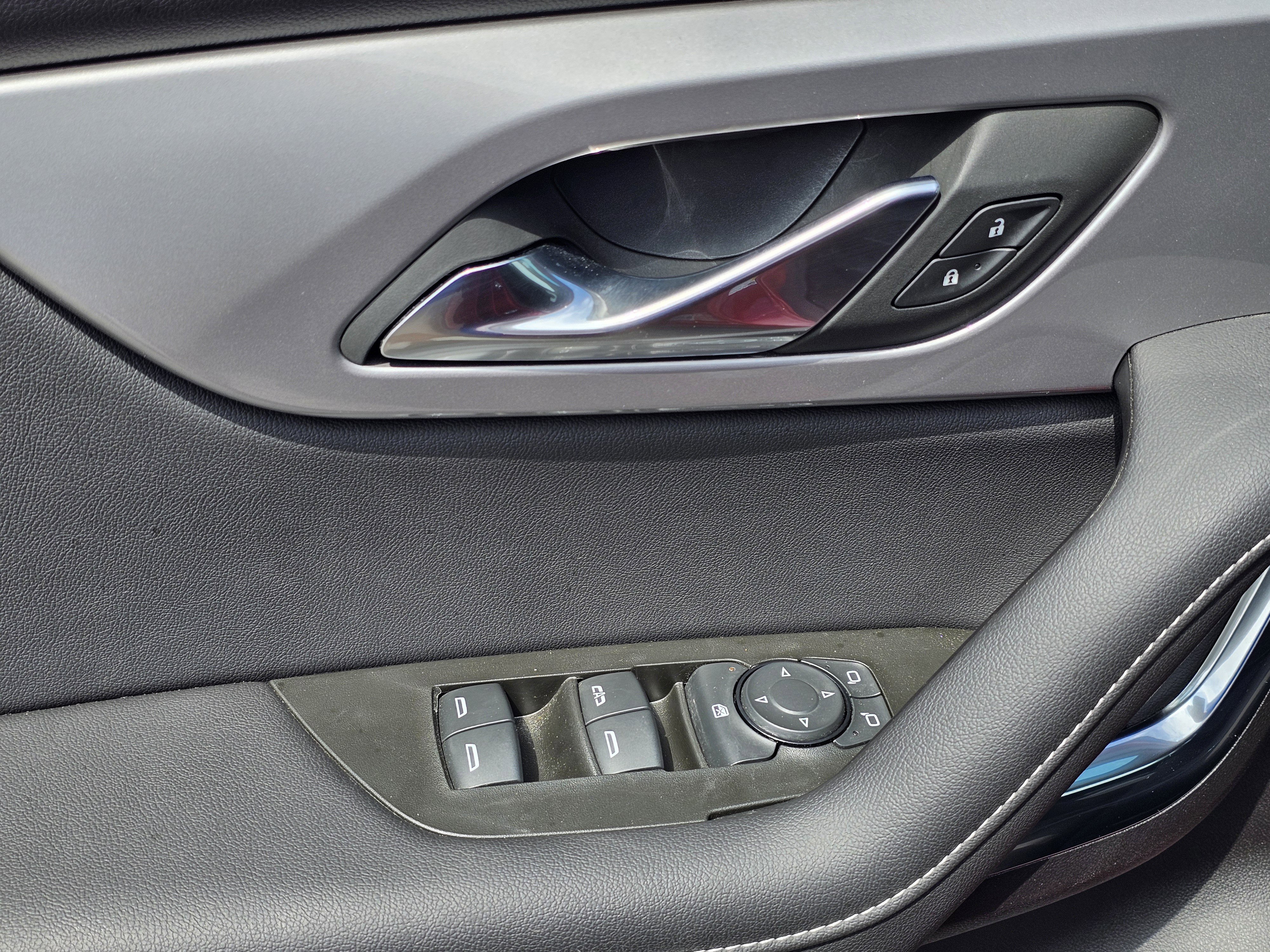 Used 2024 Chevrolet Blazer LT w/ Convenience Package image 16