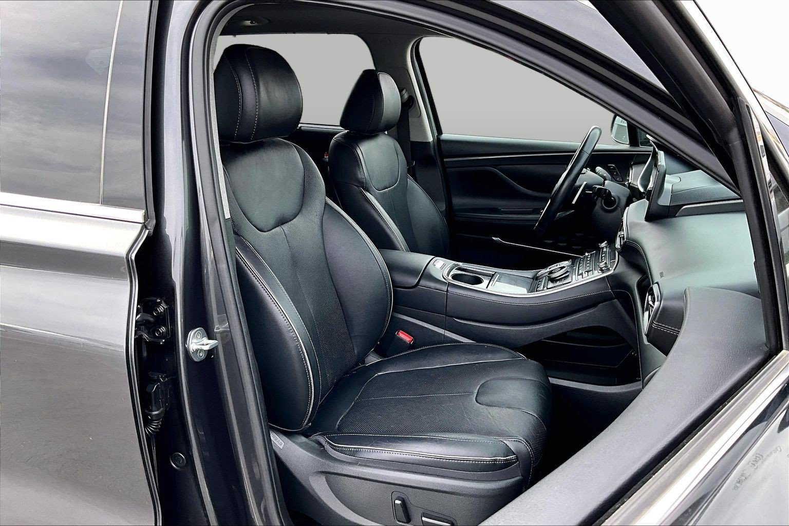 Used 2022 Hyundai Santa Fe Limited FWD image 7
