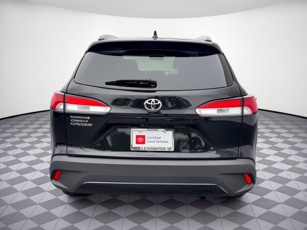 Certified 2024 Toyota Corolla Cross LE w/ Moonroof Package FWD image 11