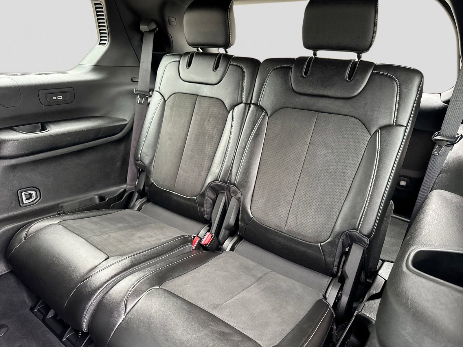 Used 2023 Jeep Grand Cherokee L Laredo AWD/4WD image 25