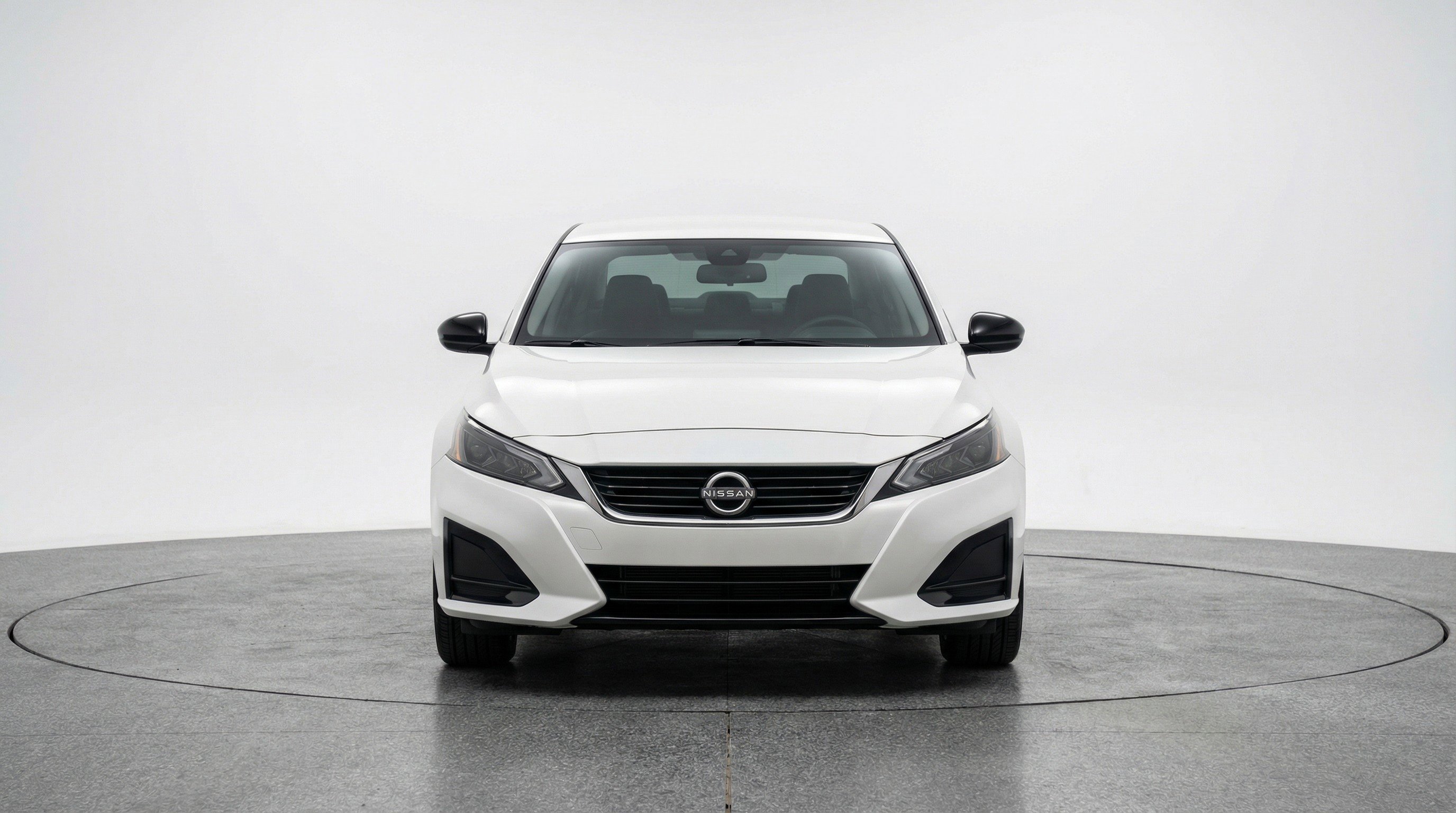 Used 2025 Nissan Altima 2.5 SV image 2