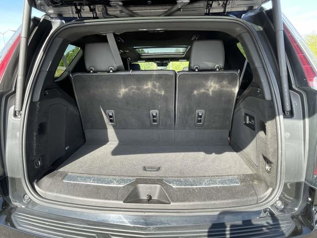 Used 2022 Cadillac Escalade Premium Luxury AWD/4WD image 11