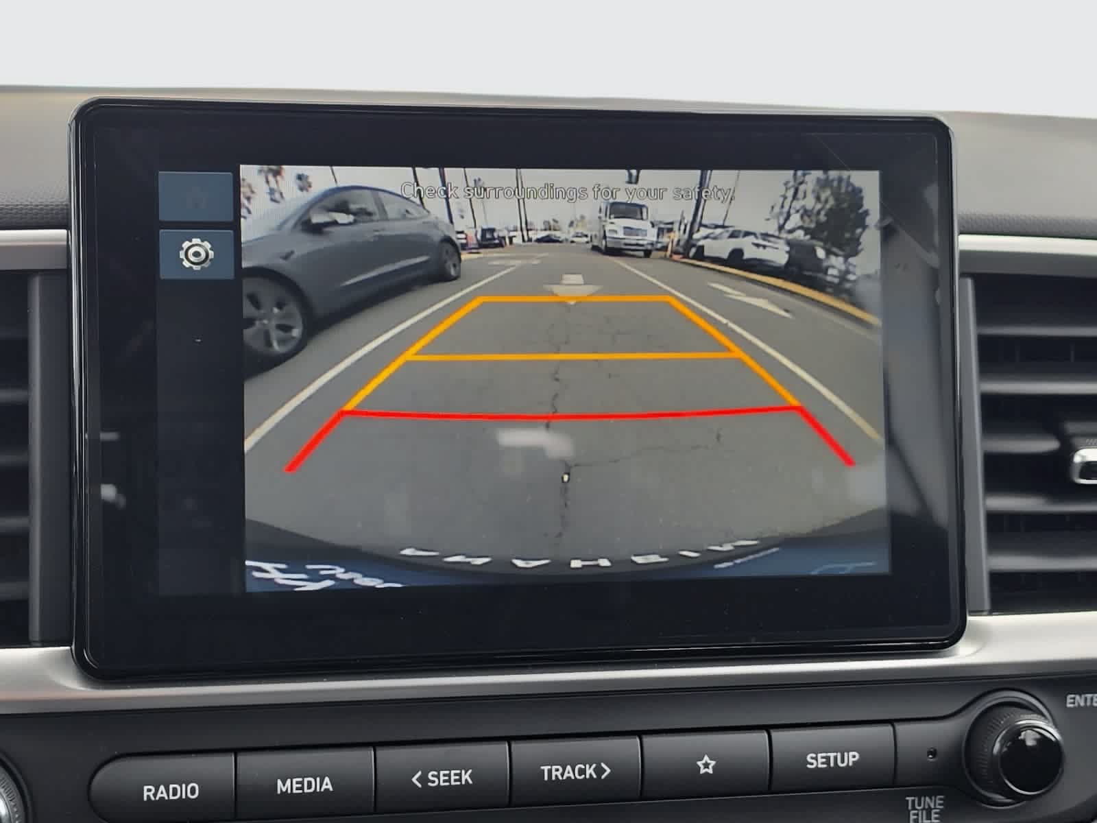 Used 2025 Hyundai Venue SEL FWD image 18