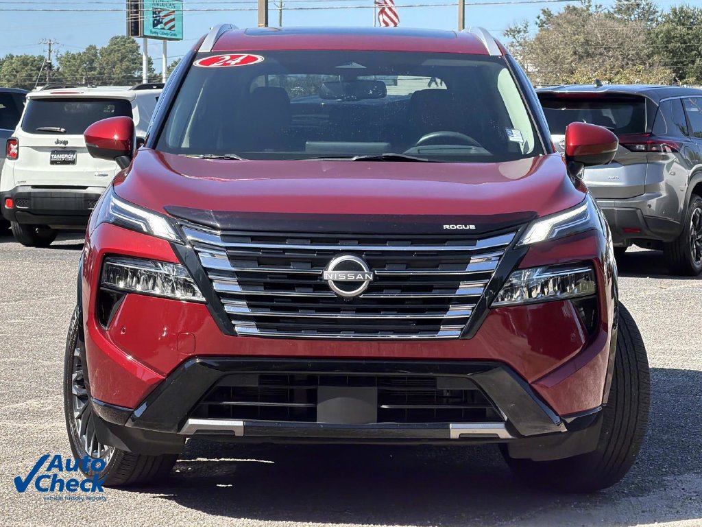 Used 2024 Nissan Rogue Platinum w/ Platinum Premium Package FWD image 2