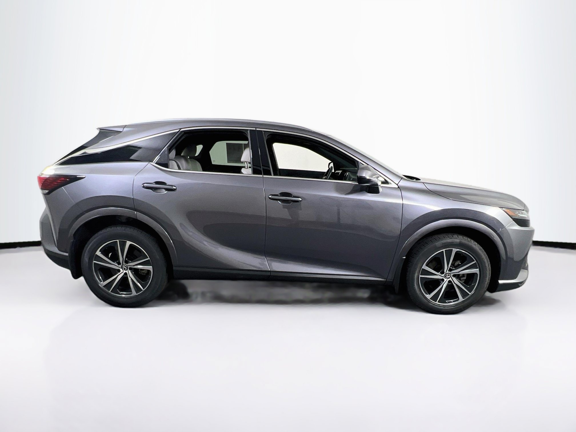 Used 2023 Lexus RX 350 Premium w/ Accessory Package AWD/4WD image 4