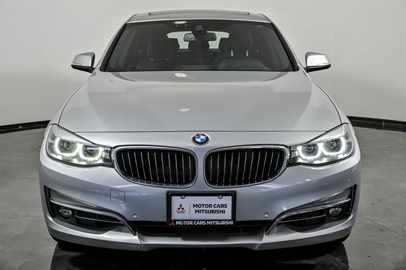 Used 2017 BMW 330i Gran Turismo xDrive AWD/4WD image 4