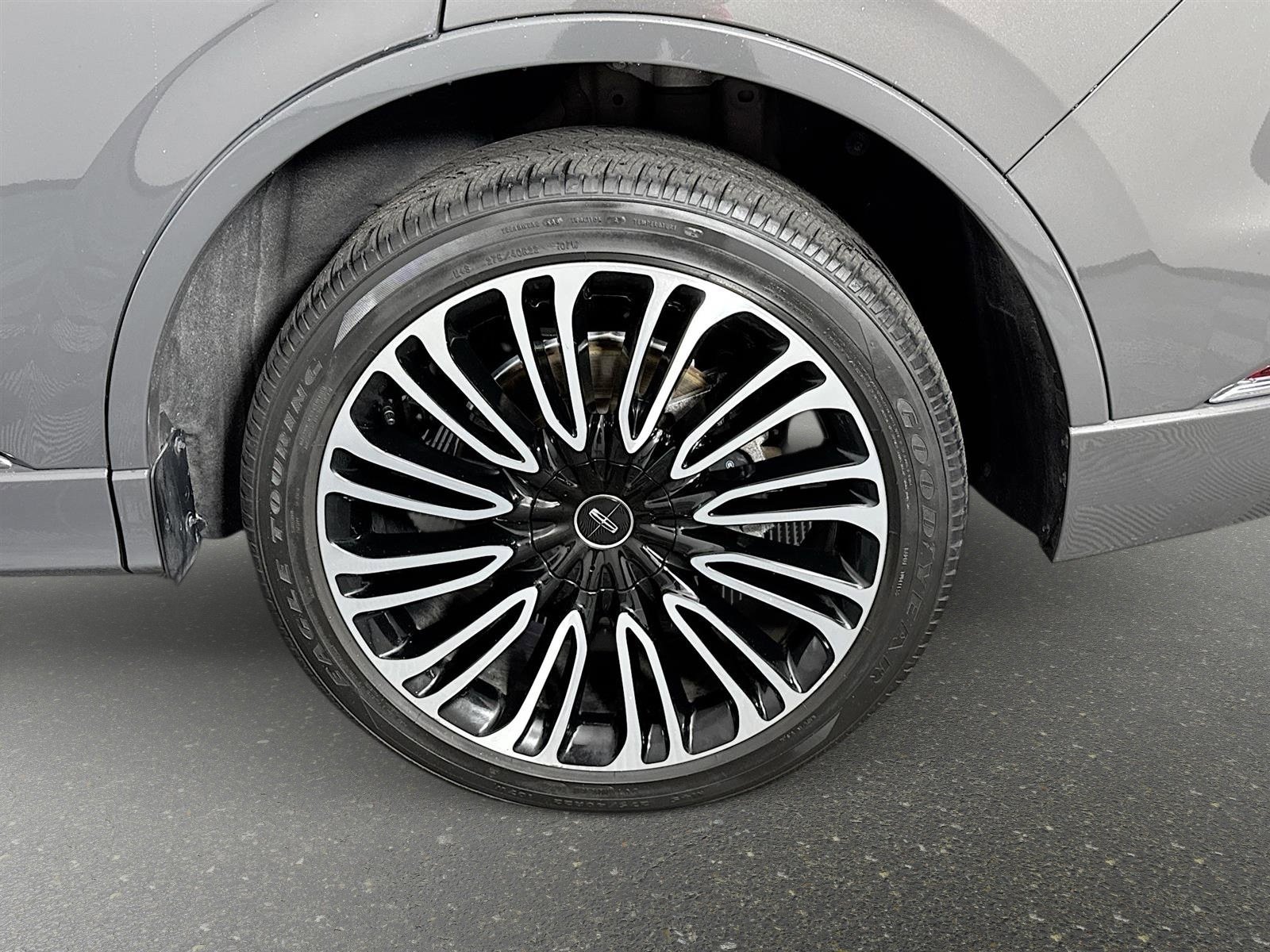 Used 2023 Lincoln Aviator Black Label w/ Dynamic Handling Package image 35