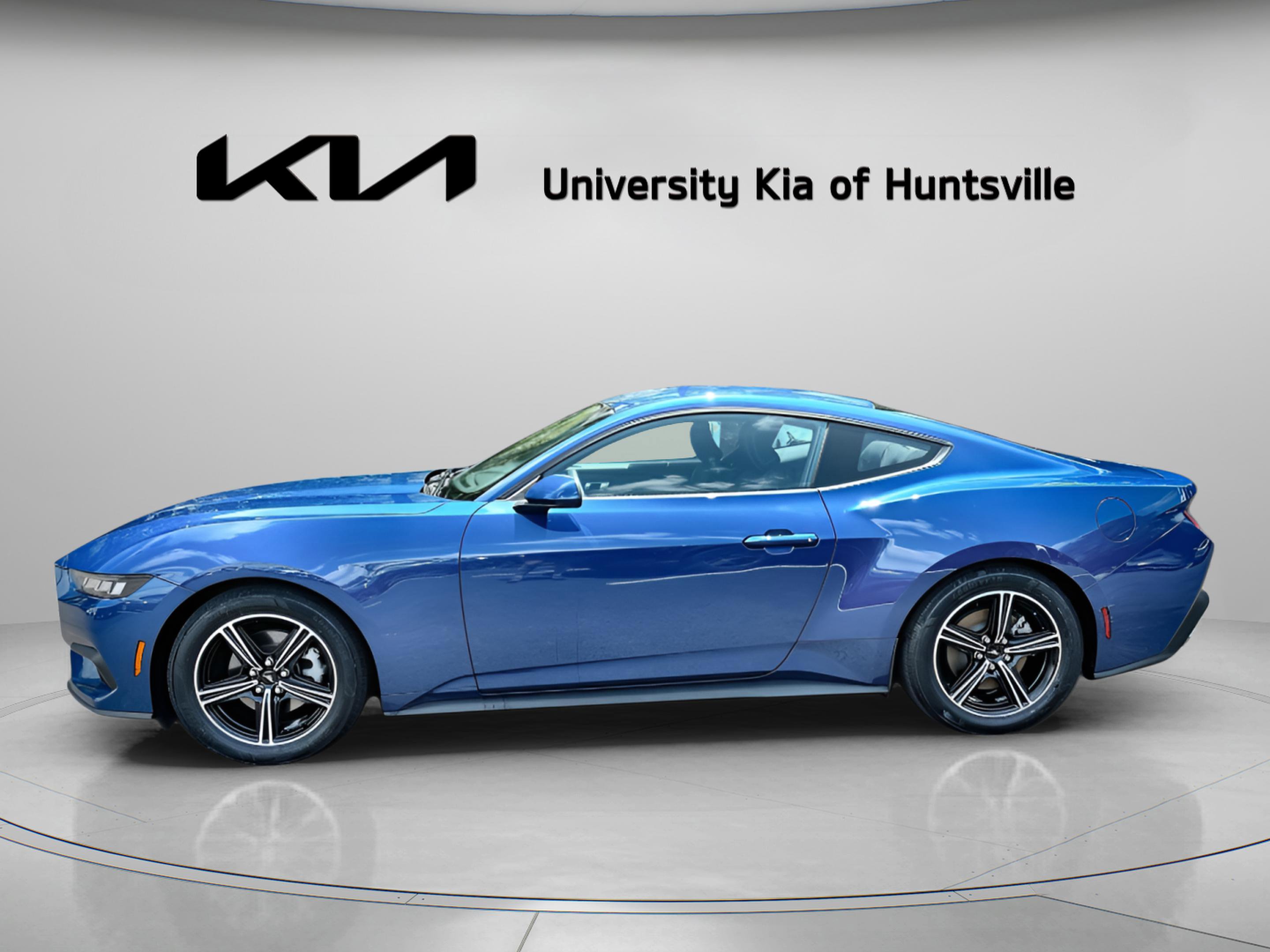 Used 2024 Ford Mustang Coupe RWD image 5
