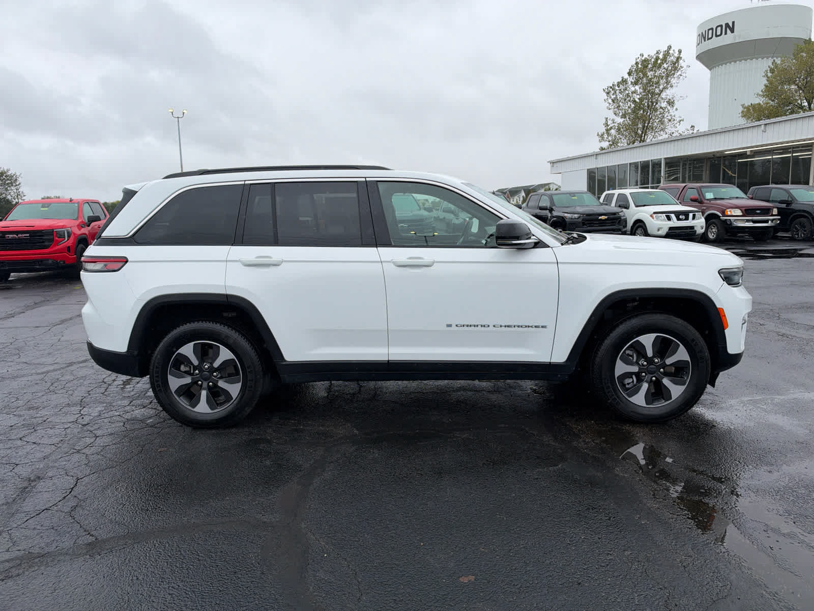 Used 2024 Jeep Grand Cherokee Limited 4xe AWD/4WD image 6
