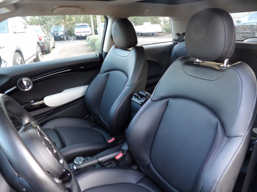 Used 2018 MINI Cooper S image 12