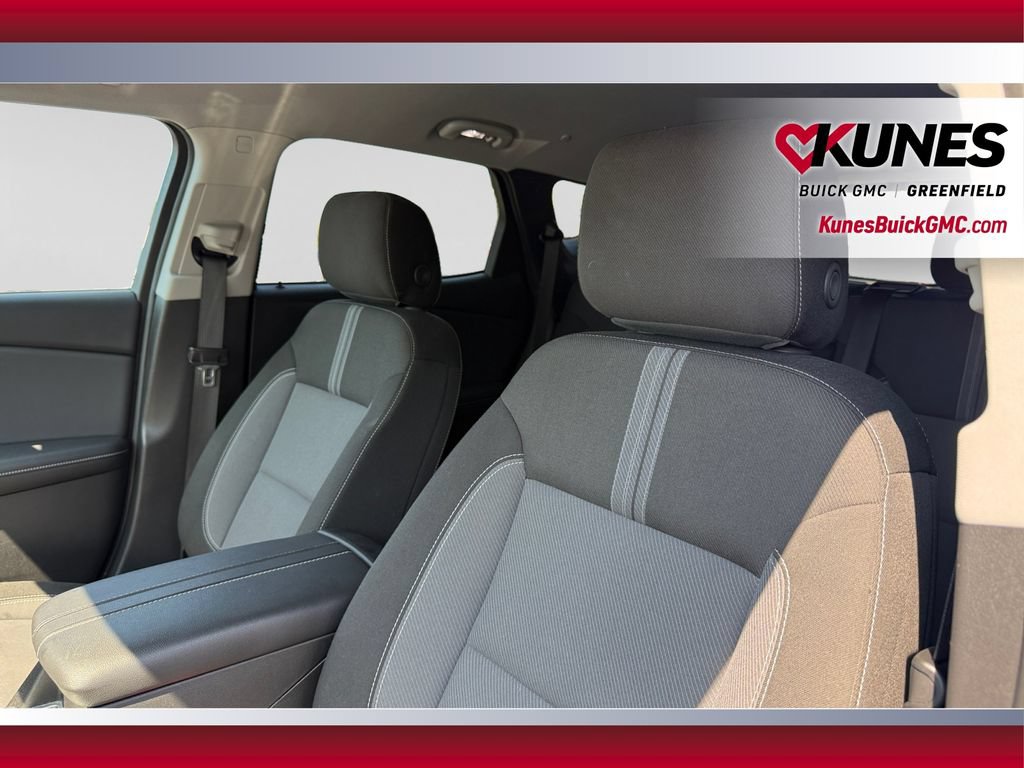 Used 2025 Chevrolet Blazer LT FWD image 14
