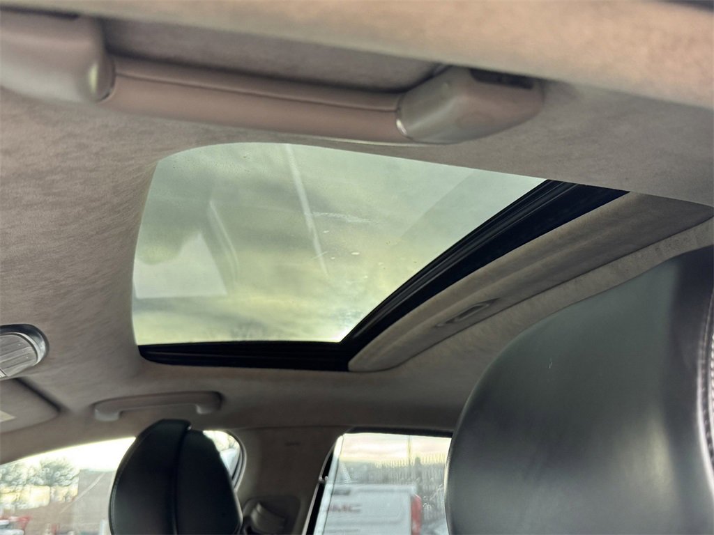 Used 2018 Genesis G90 3.3T Premium image 17