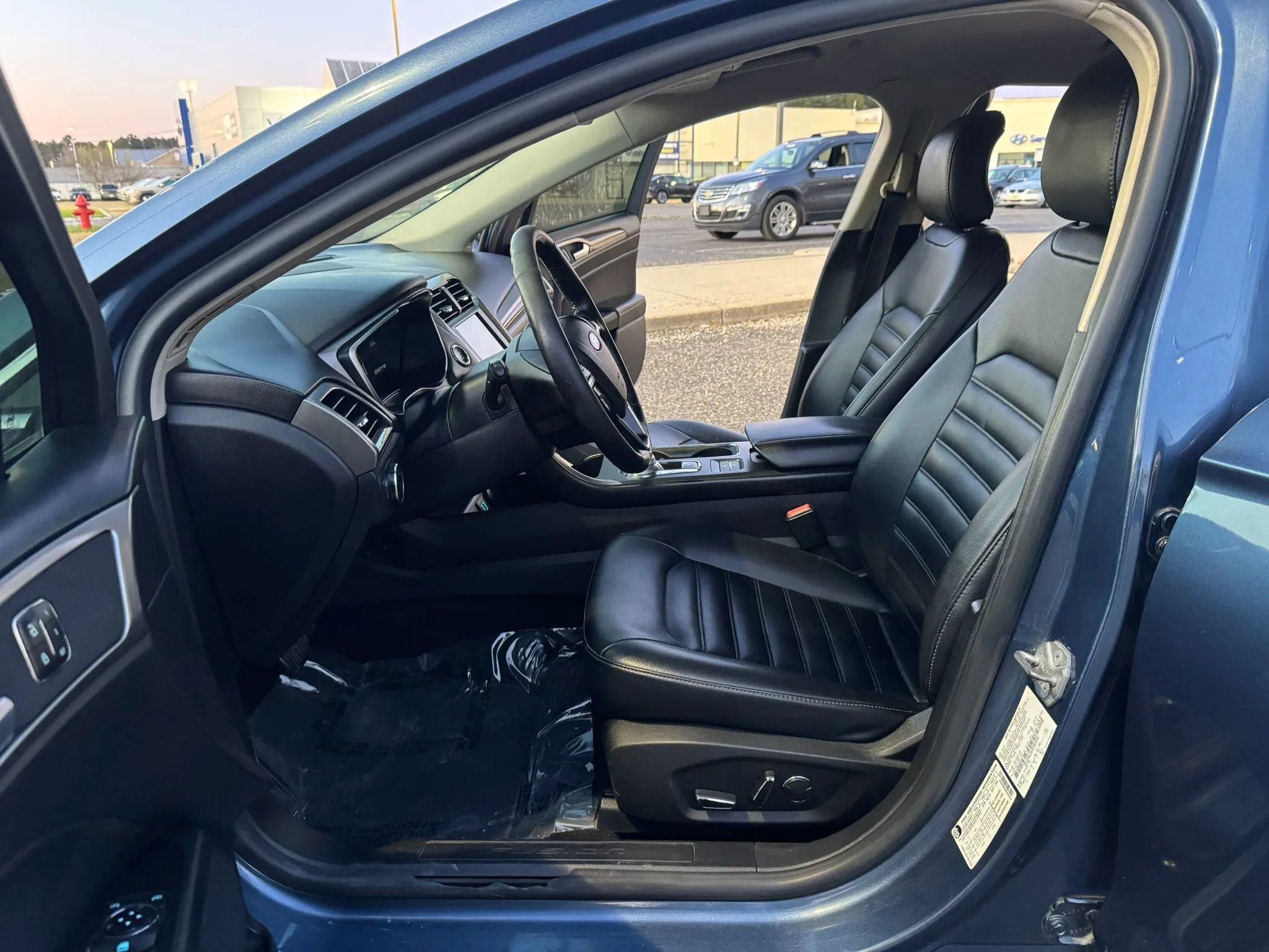 Used 2019 Ford Fusion SEL image 9