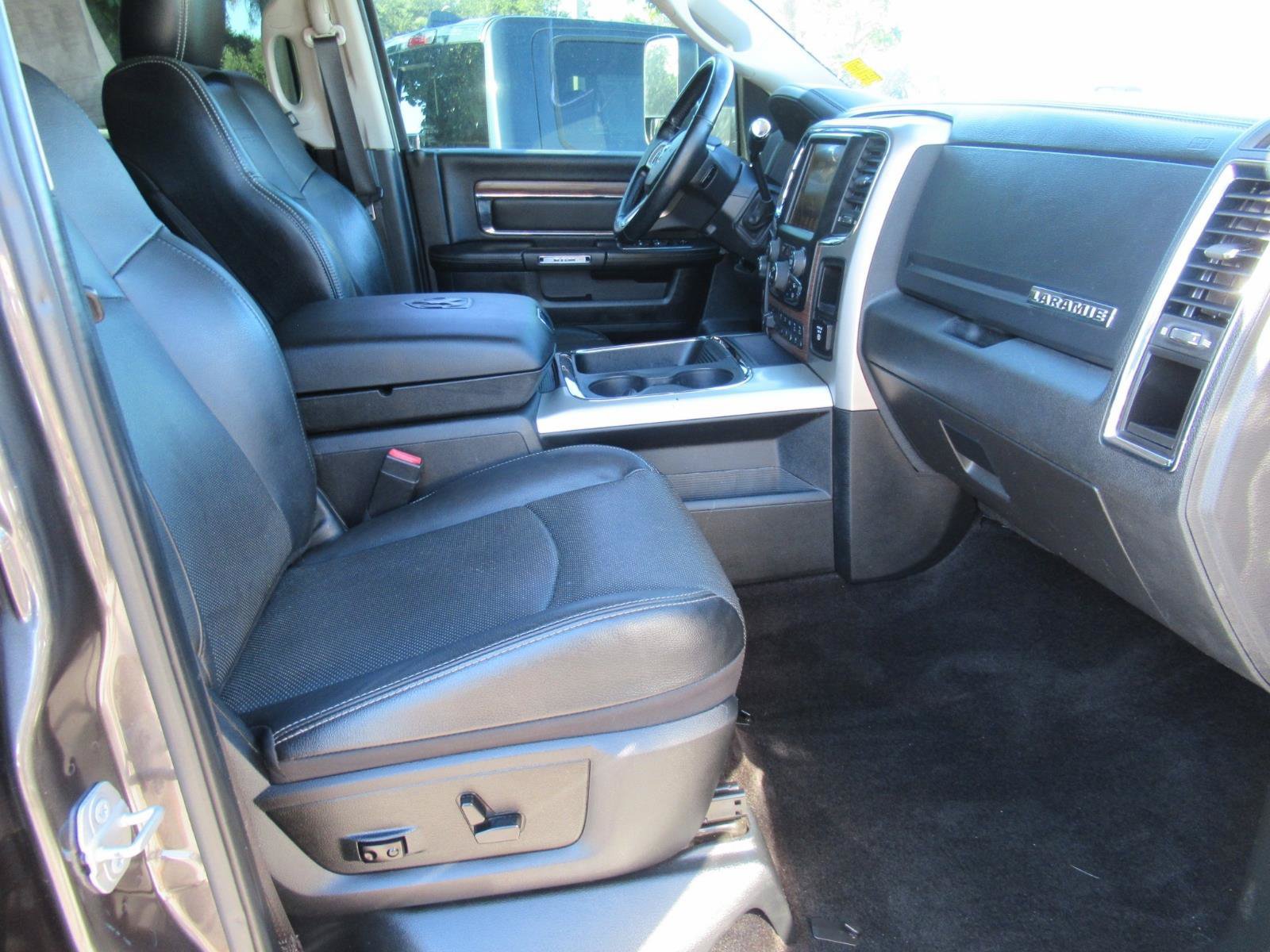 Used 2017 RAM 2500 Laramie w/ Sport Appearance Group AWD/4WD image 10