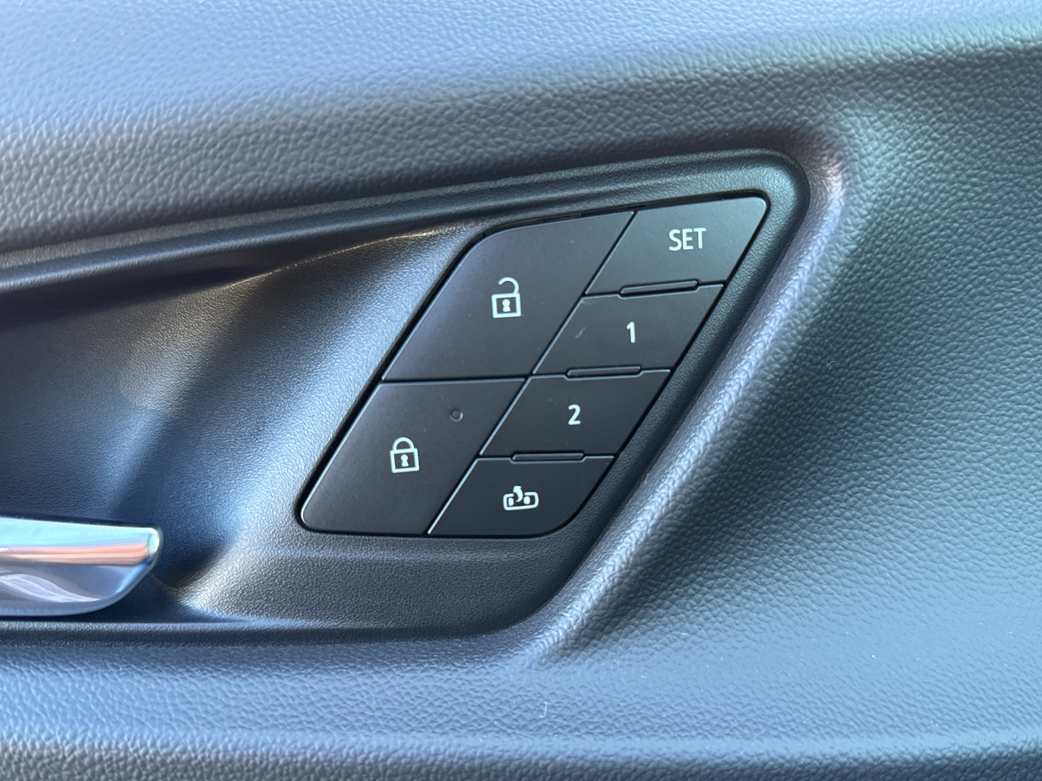 New 2027 Chevrolet Equinox RS w/ Safety and Technology Package AWD/4WD image 11