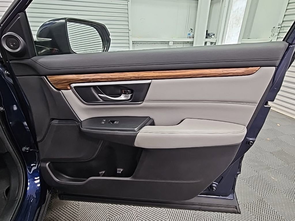Used 2017 Honda CR-V Touring image 39