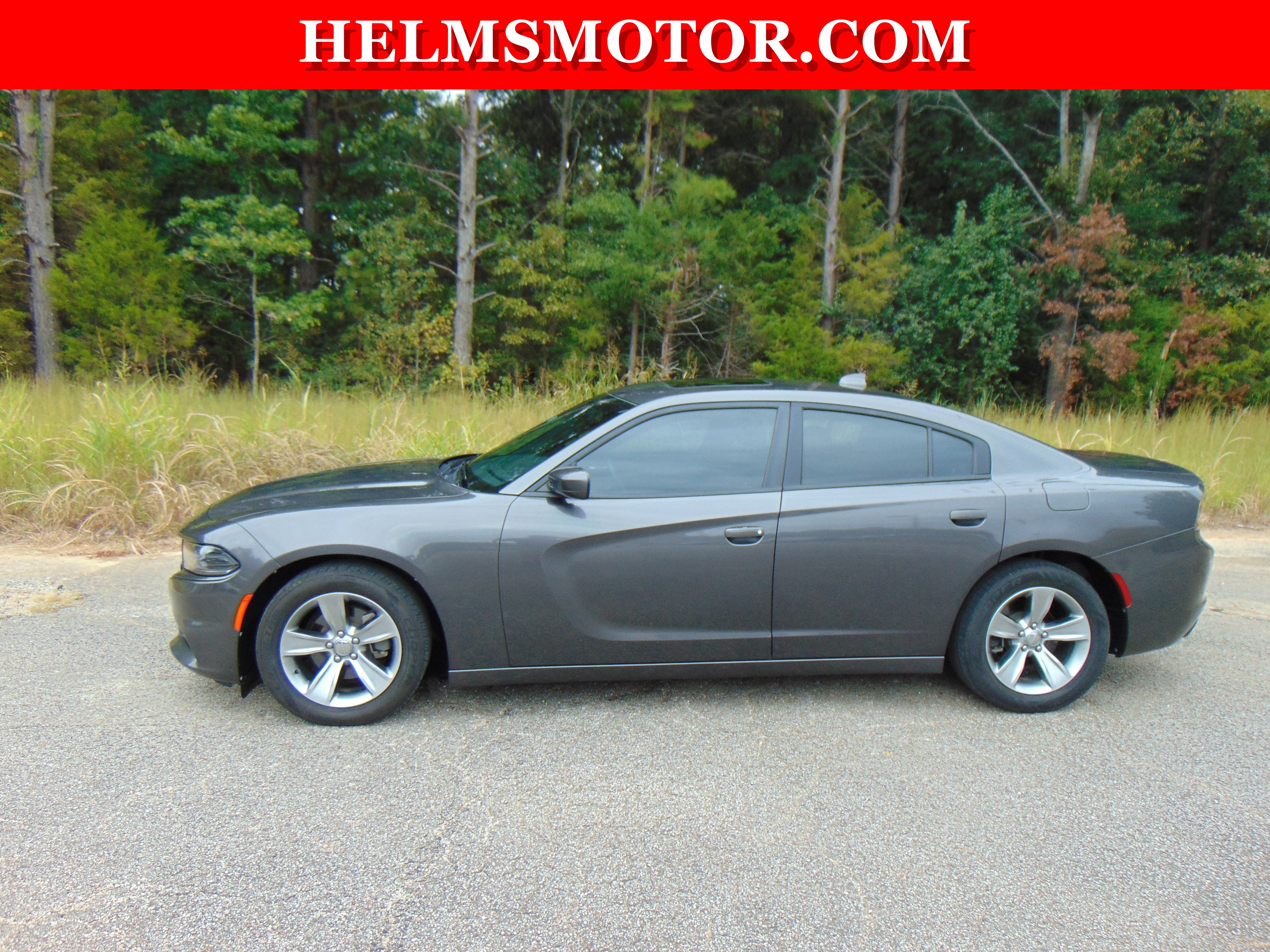 Used 2015 Dodge Charger SXT RWD image 1