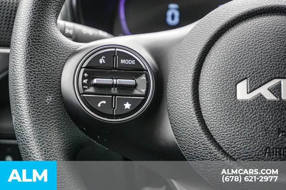 Used 2025 Kia Soul LX w/ LX Technology Package FWD image 29