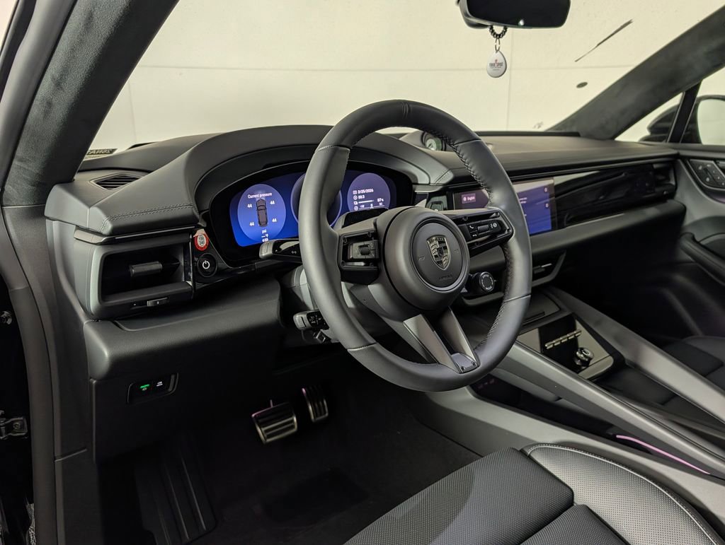 New 2026 Porsche Macan Turbo Electric image 4