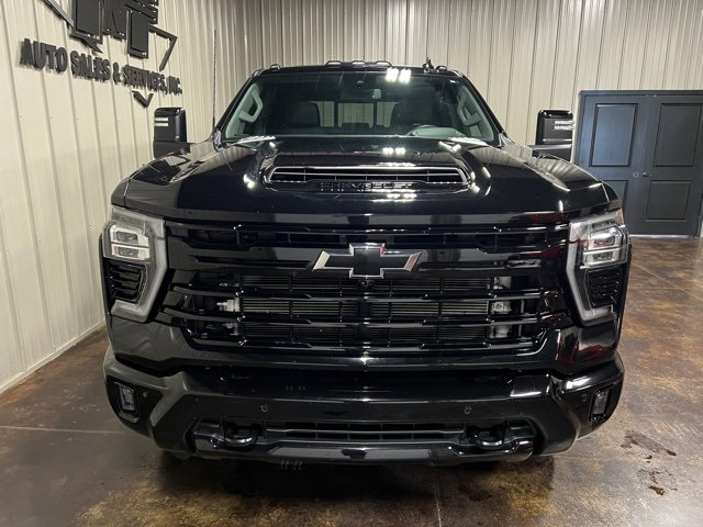 Used 2024 Chevrolet Silverado 2500 LTZ w/ LTZ Plus Package image 2