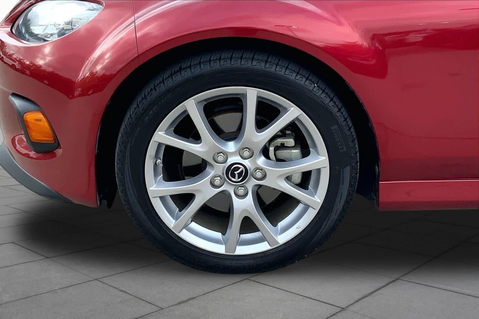 Used 2015 MAZDA MX-5 Miata Grand Touring w/ Premium Package RWD image 11