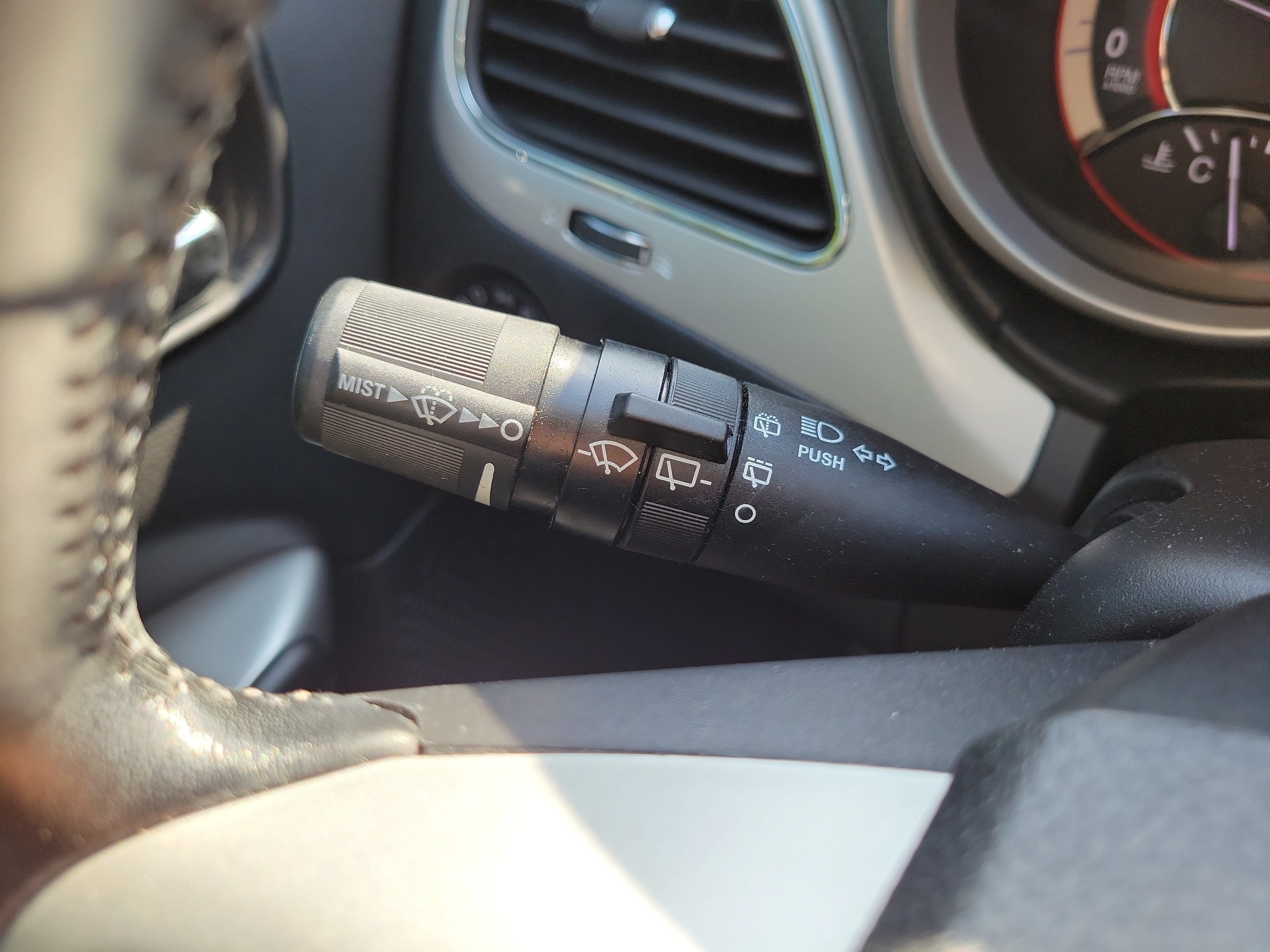 Used 2020 Dodge Journey SE w/ SE Popular Equipment Group FWD image 28