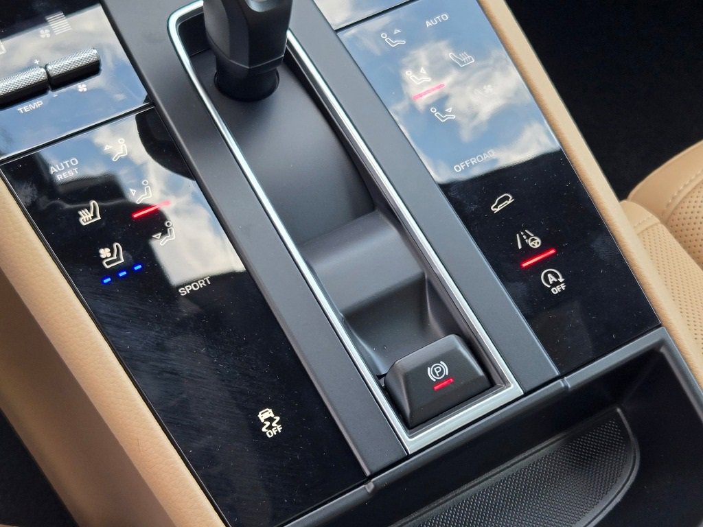 New 2026 Porsche Macan image 27