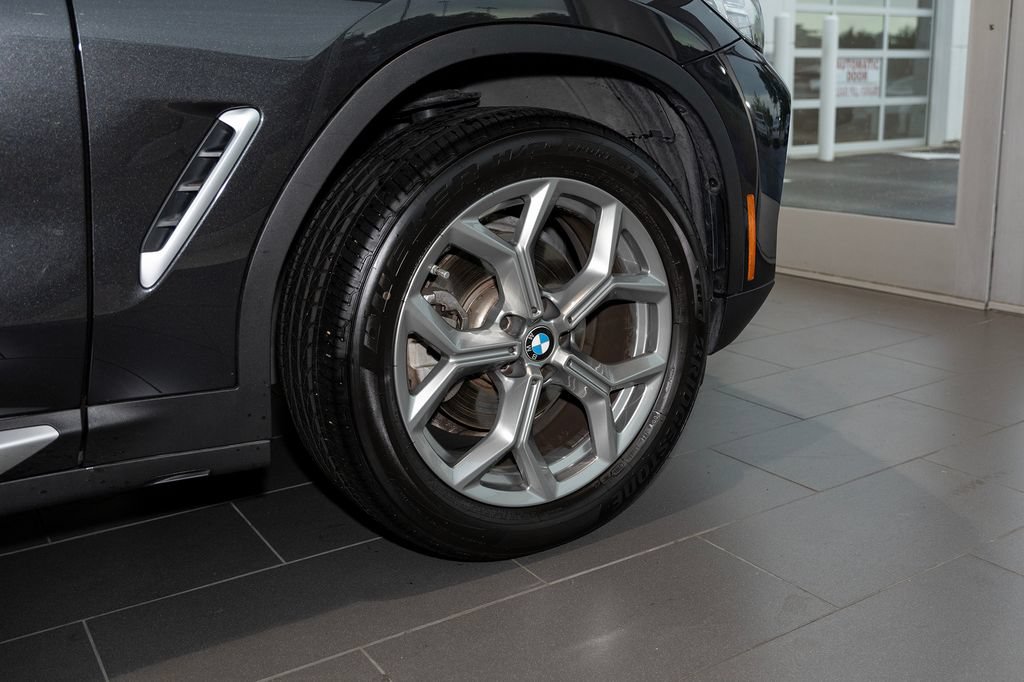 Used 2024 BMW X3 xDrive30i w/ Premium Package AWD/4WD image 4