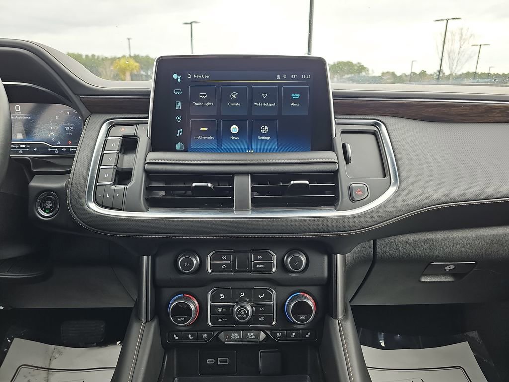 Used 2023 Chevrolet Suburban Premier image 25