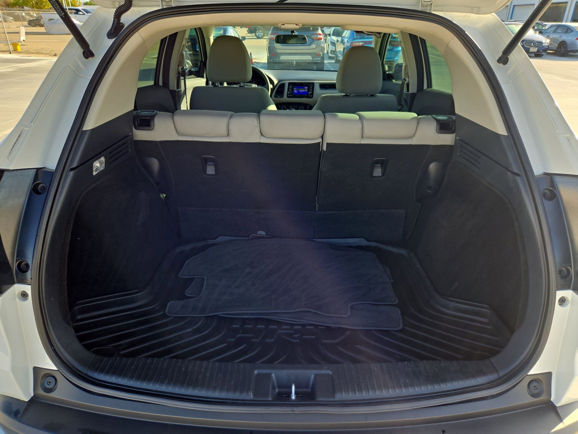 Used 2022 Honda HR-V LX image 27