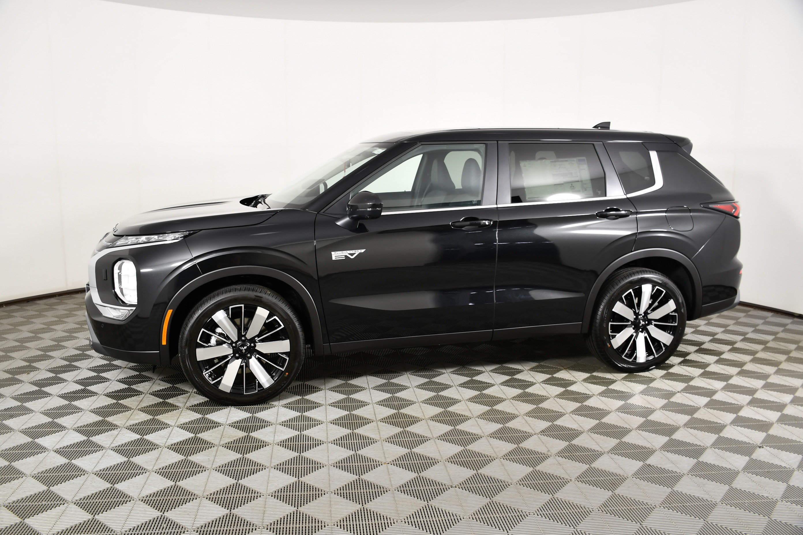New 2026 Mitsubishi Outlander SE AWD/4WD image 9