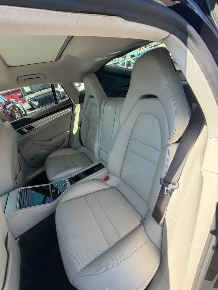 Used 2017 Porsche Panamera 4 AWD/4WD image 6