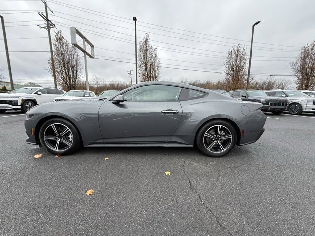 Used 2025 Ford Mustang Coupe image 6