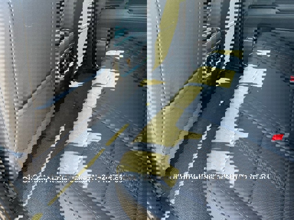 Used 2025 Chevrolet Silverado 2500 High Country w/ Midnight Edition image 33