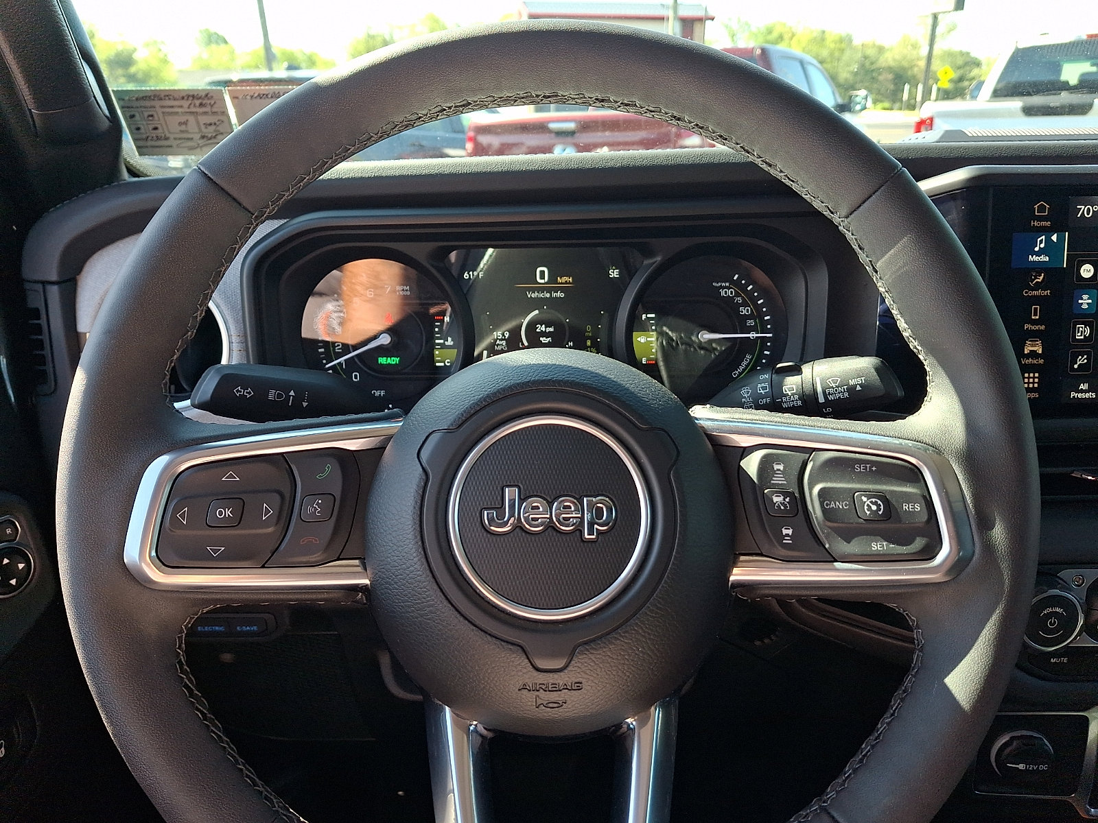 Used 2025 Jeep Wrangler Unlimited Sahara w/ Safety Group AWD/4WD image 18