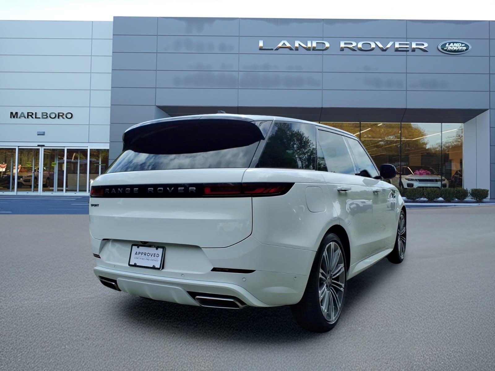 Certified 2025 Land Rover Range Rover Sport Dynamic SE AWD/4WD image 2