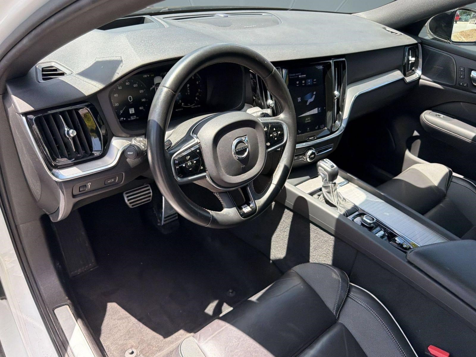 Used 2019 Volvo S60 T5 R-Design FWD image 4