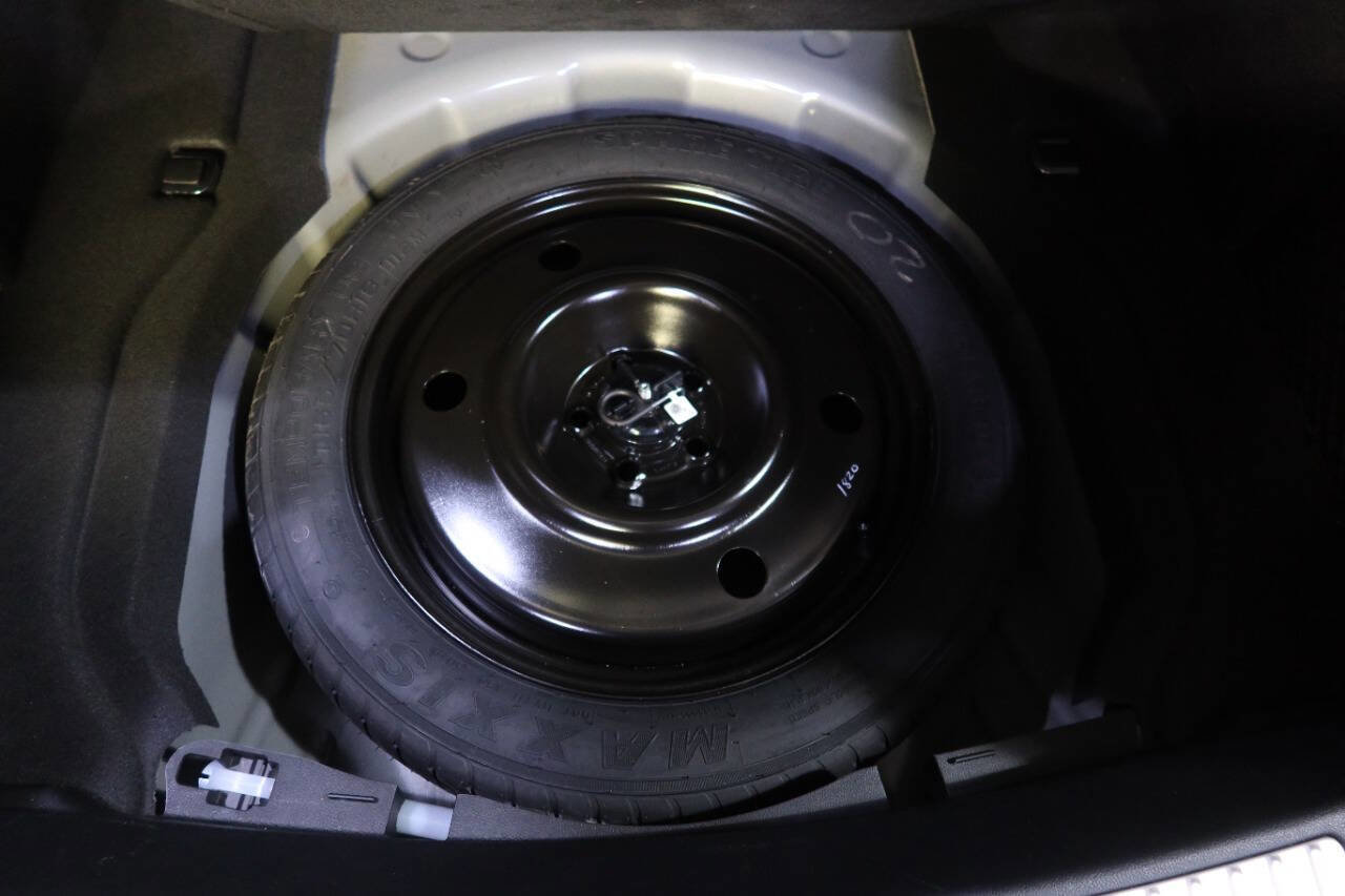 Used 2020 Lincoln Continental Reserve image 46