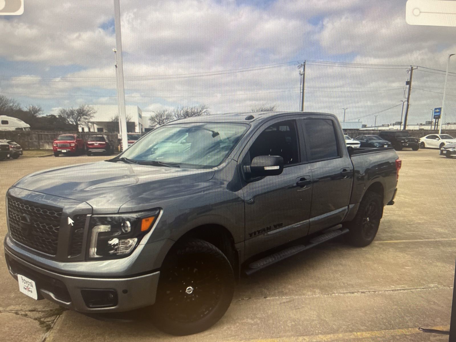 Used 2019 Nissan Titan SV w/ SV Convenience Package image 1