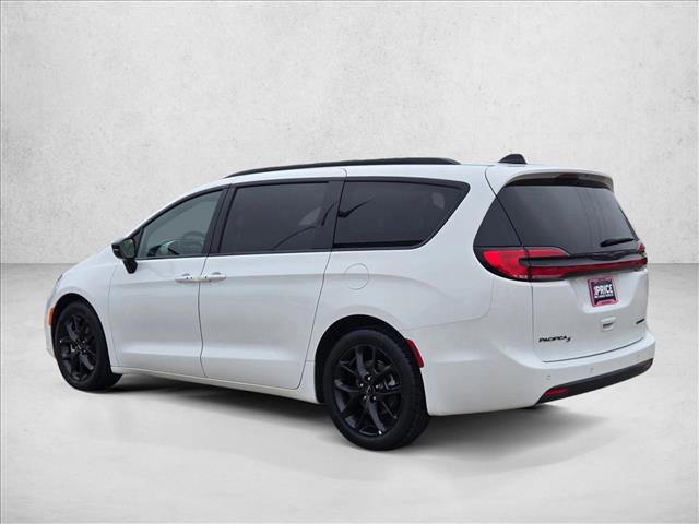 Used 2025 Chrysler Pacifica Limited FWD image 8
