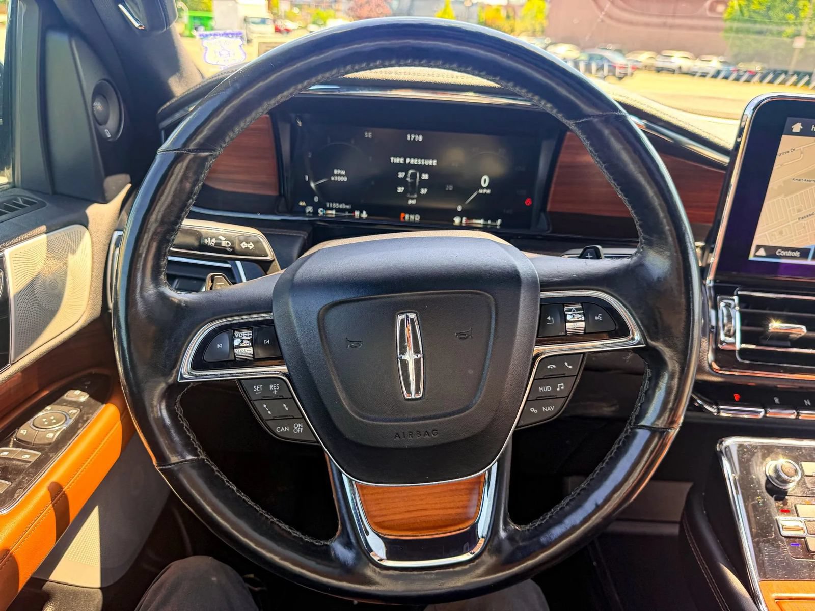 Used 2019 Lincoln Navigator L Reserve w/ Cargo Package AWD/4WD image 29
