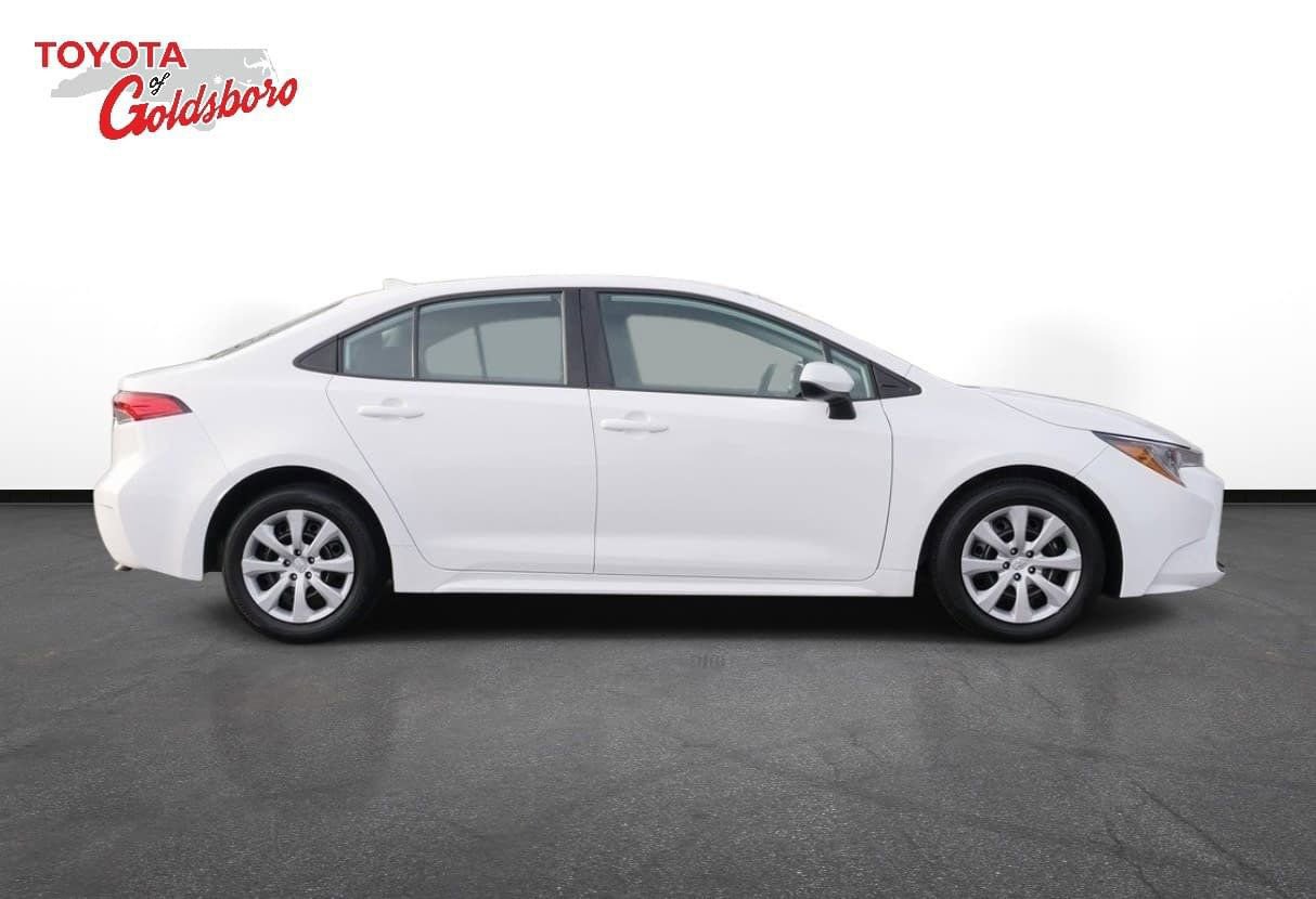 Used 2023 Toyota Corolla LE image 5