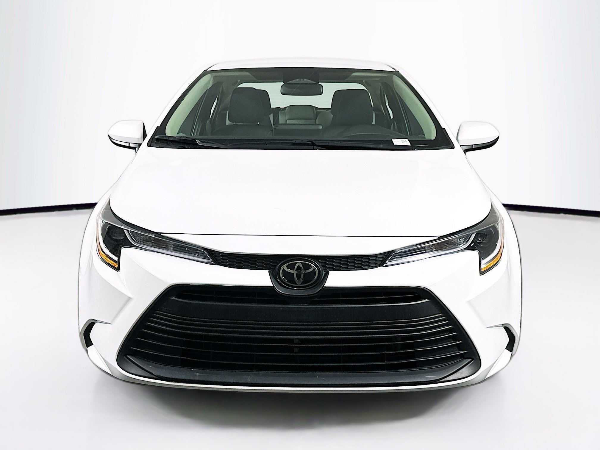 Used 2024 Toyota Corolla LE image 2