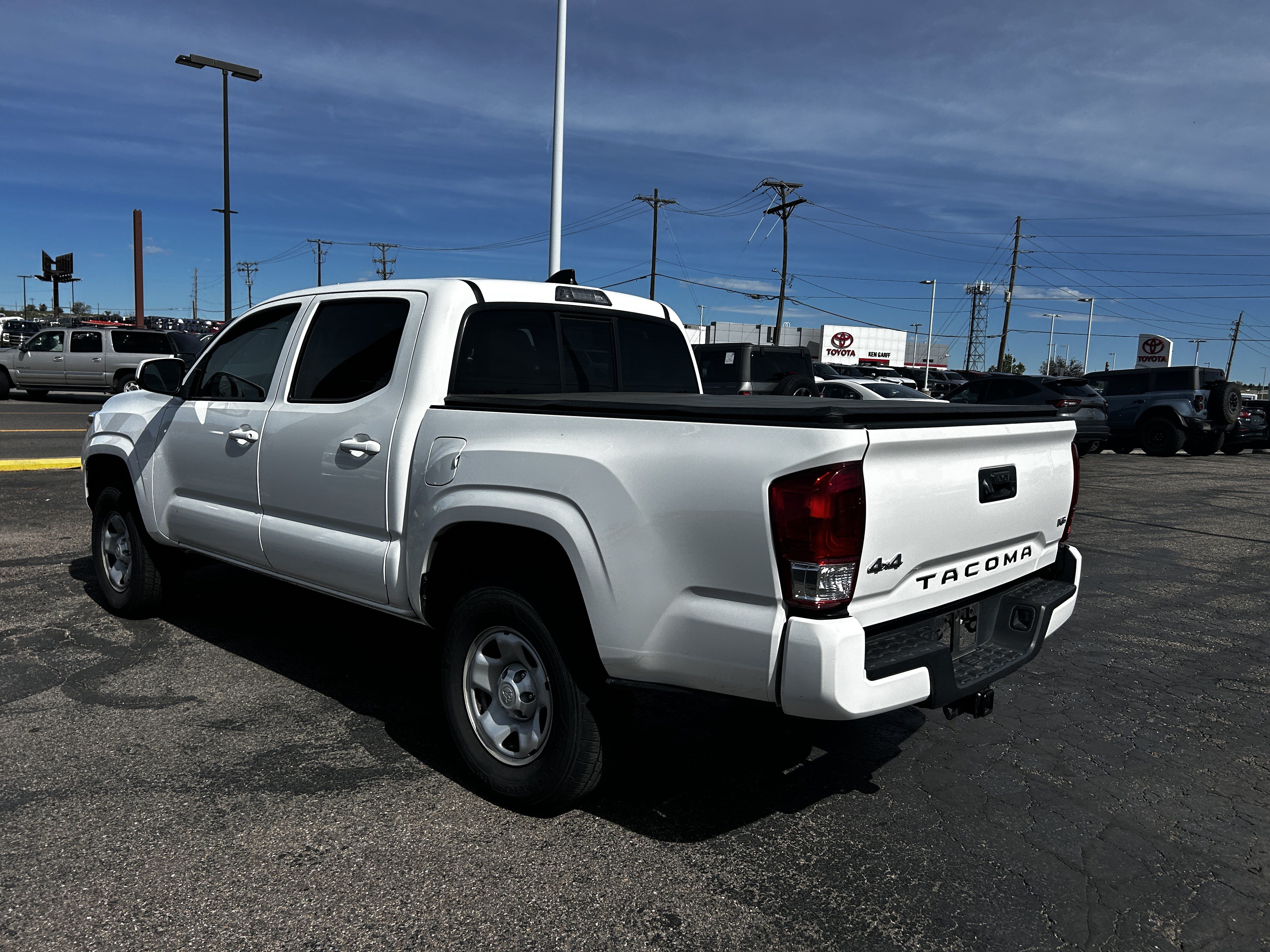 Certified 2022 Toyota Tacoma SR AWD/4WD image 3