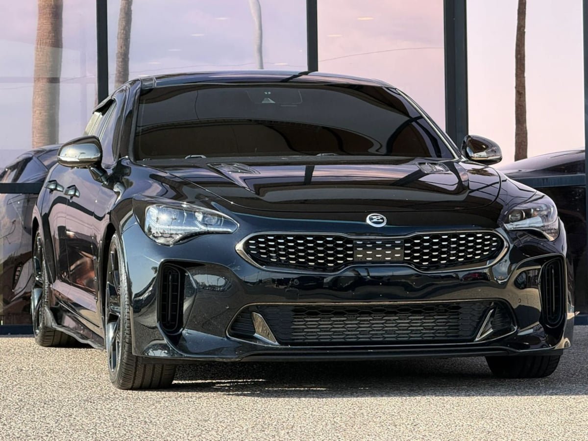Used 2020 Kia Stinger GT1 RWD image 18