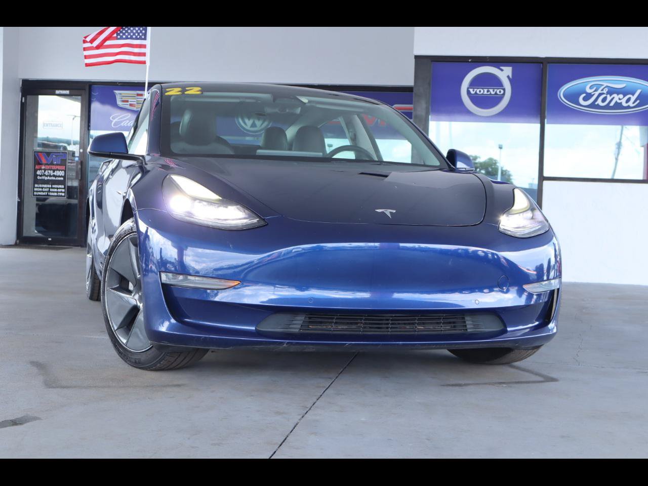 Used 2022 Tesla Model 3 Standard Range RWD image 1